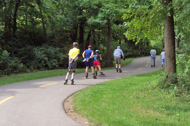 Inline skaters in line at Three Creeks Metro Park